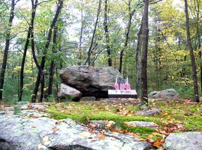 Wolf Hill Plane Crash Memorials monument